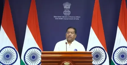 सुरक्षित रूप से स्ट्रेट ऑफ होर्मुज पार क‍िए छह भारतीय जहाज, भारत यूके बैठक में लेगा भाग : एमईए