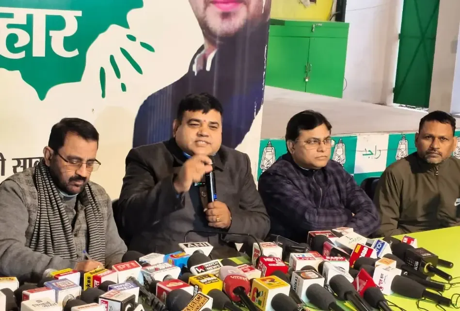 क्या बिहार के खजाने की लूट हो रही है? राजद नेता शक्ति सिंह यादव ने सरकार को घेरा