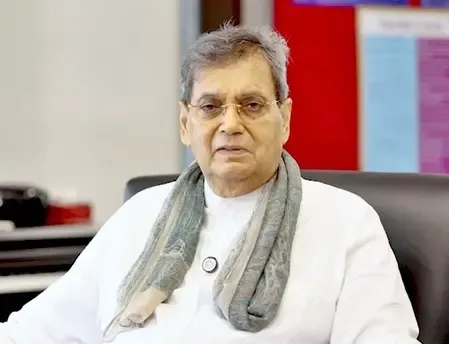 फिल्म मेकर्स संग सुभाष घई ने शेयर की तस्वीर, दिखाई 'दोस्तों' की झलक
