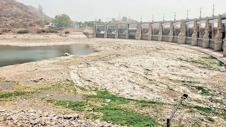तमिलनाडु के 90 बांधों में जलस्तर 34% तक गिरा, पीने के पानी पर संकट गहराया