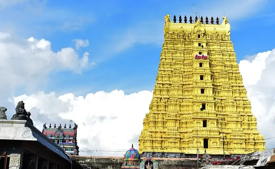 तमिलनाडु मंदिरों में फोन पाबंदी में ढील: बंद रखने पर अनुमति, फोटोग्राफी पर रोक बरकरार