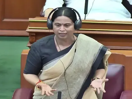 कर्नाटक की मंत्री हेब्बालकर बोलीं, ‘महिला होने के कारण बनाया जा रहा निशाना’; भाजपा ने दिया जवाब