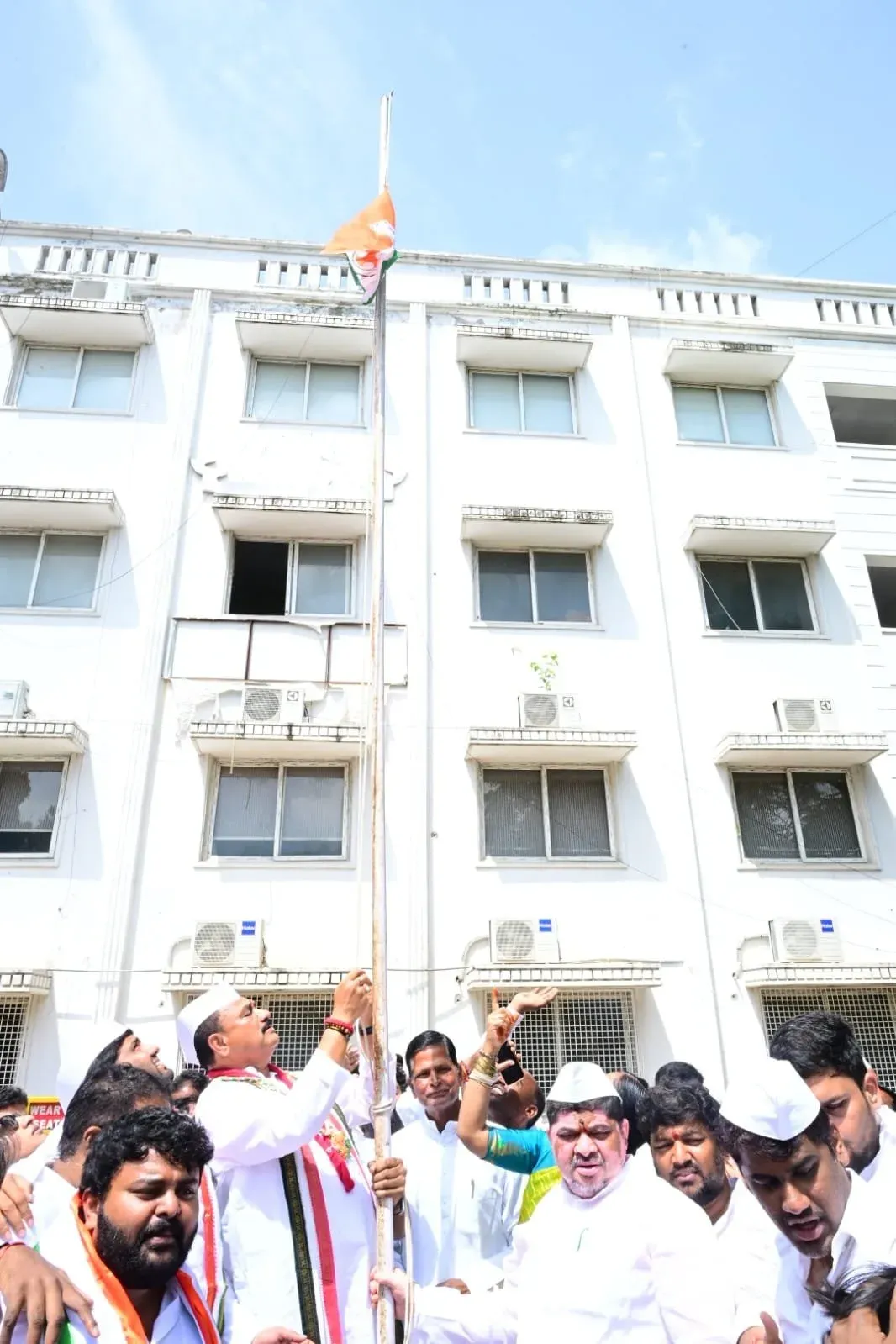 इंडियन यूथ कांग्रेस स्थापना दिवस: तेलंगाना CM रेवंत रेड्डी और TPCC अध्यक्ष ने युवाओं को दी बधाई