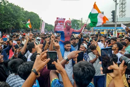 कोलकाता: नीट मुद्दे पर विरोध प्रदर्शन के दौरान हुई हिंसा के मामले में तीन और आरोपी गिरफ्तार