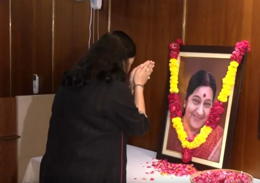 सुषमा स्वराज की सातवीं पुण्यतिथि: बंसुरी स्वराज बोलीं — 'कुछ खालीपन कभी नहीं भरता'