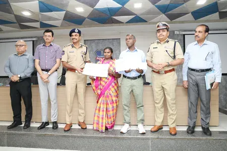 माओवादी नेता और उनकी पत्नी ने तेलंगाना पुलिस के समक्ष आत्मसमर्पण किया