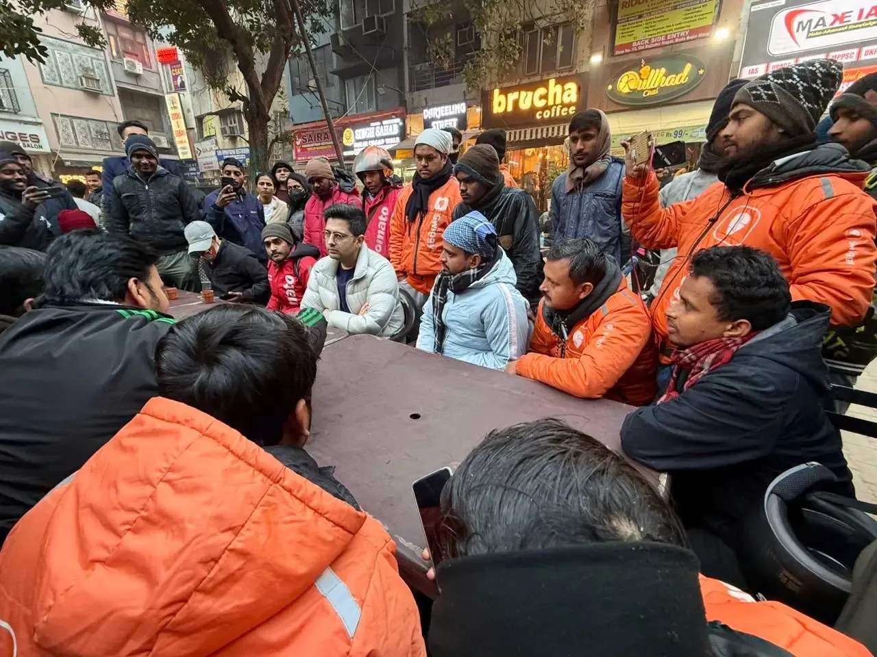 क्या गिग वर्कर्स को इंसान समझना चाहिए, न कि सिर्फ डेटा पॉइंट्स? - राघव चड्ढा