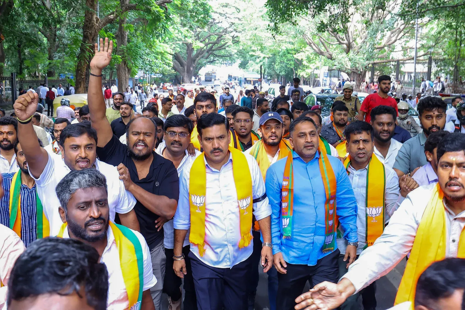 वाल्मीकि कॉर्पोरेशन घोटाला: विजयेंद्र का कर्नाटक सरकार पर हमला, नागेंद्र के इस्तीफे की अटकलें तेज़