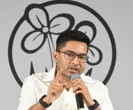 अभिषेक बनर्जी ने तृणमूल सांसदों से मुलाकात की, 'तीन सूत्रीय निर्देश' जारी किए