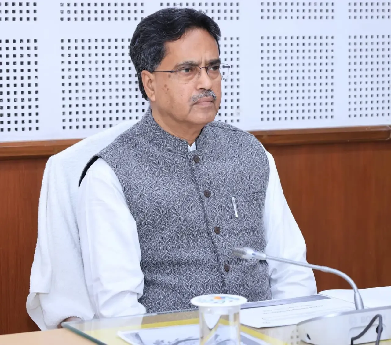 क्या त्रिपुरा के मुख्यमंत्री साहा ने स्थानीय कच्चे माल से उद्योग बढ़ाने की आवश्यकता पर जोर दिया?