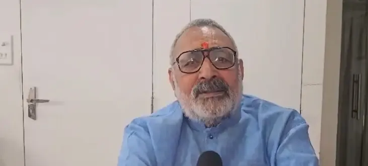 गिरिराज सिंह का विपक्ष पर हमला: 'टुकड़े-टुकड़े गैंग' देश तोड़ने पर आमादा, राहुल-केजरीवाल निशाने पर