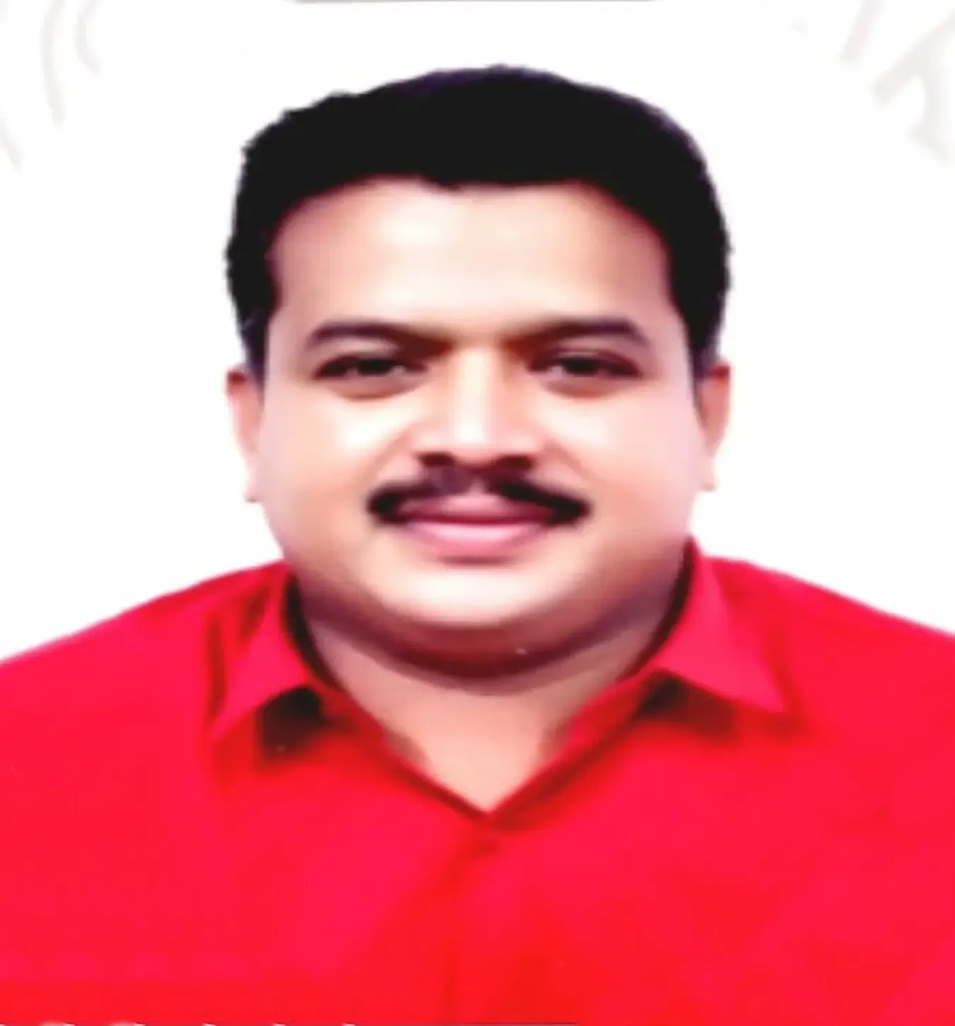 केरल के ओट्टापलम में चुनावी जंग: दल बदलने वाले नेता, फिल्म अभिनेता और विधायक की टक्कर