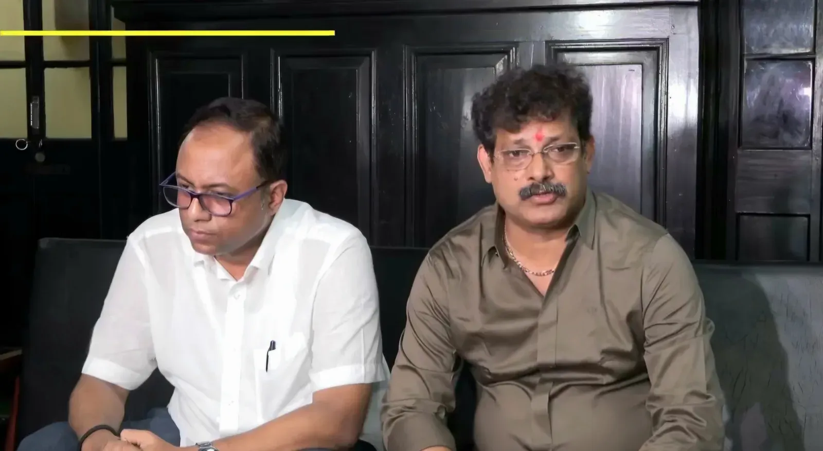 चुनावी हार के बाद TMC में बगावत: KMC के दो पार्षदों ने पद छोड़े, मेयर हकीम को सौंपा इस्तीफा