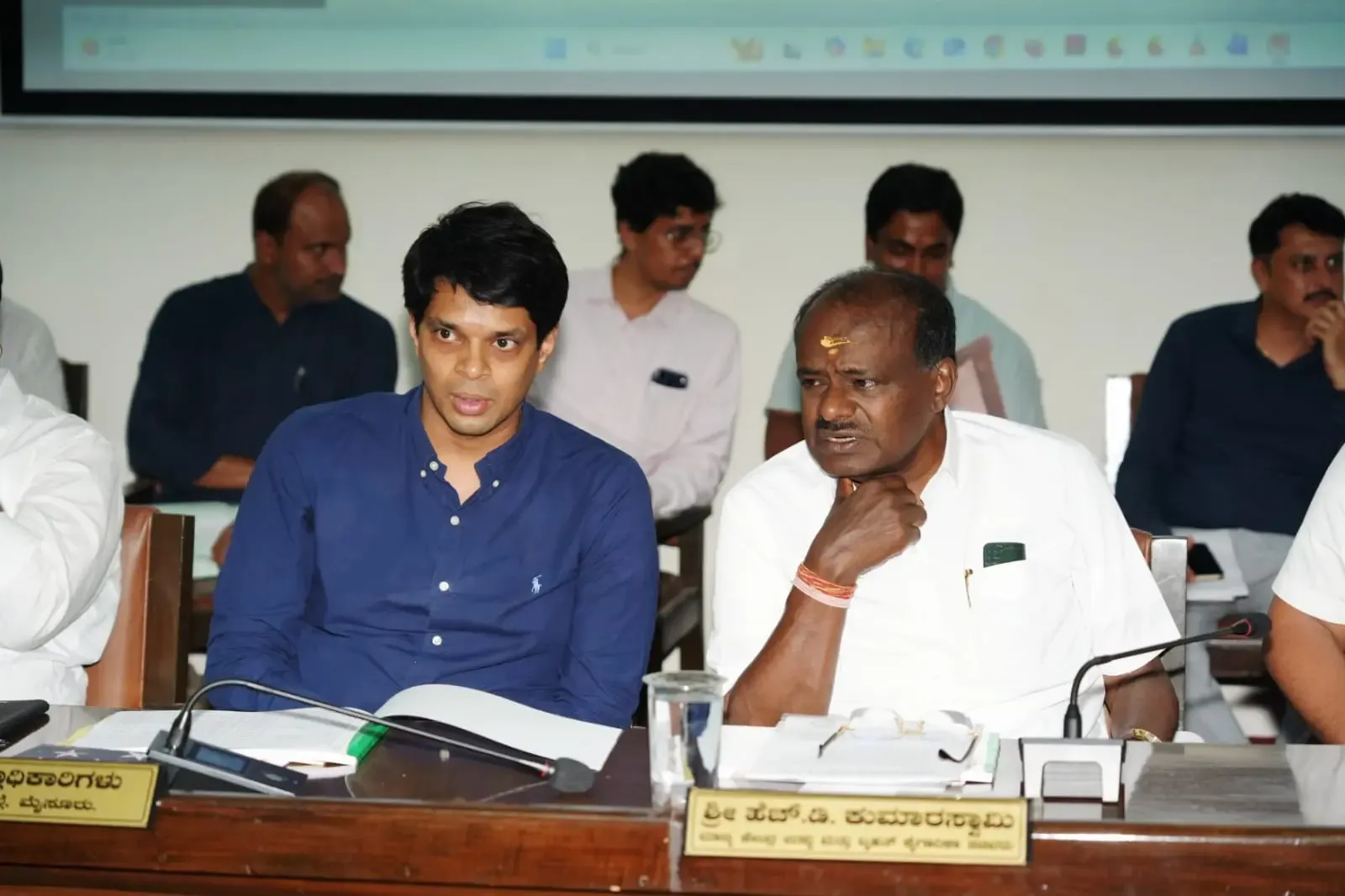 कुमारस्वामी का सिद्धारमैया पर तीखा प्रहार, परिवारवाद पर नैतिकता के सवाल उठाए