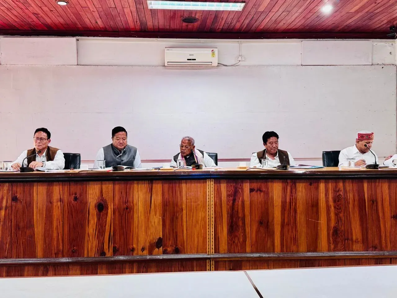 नागालैंड दौरे पर MSME मंत्री जीतन राम मांझी ने लॉन्गलेंग में की समीक्षा बैठक, योजनाओं के जमीनी क्रियान्वयन पर दिया जोर