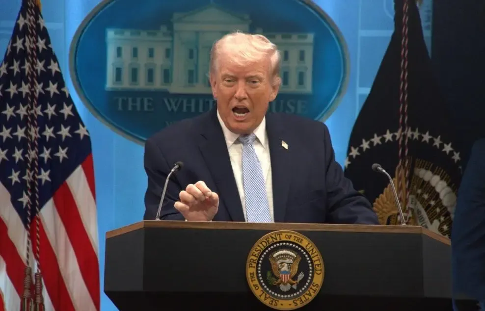 ट्रंप का अमेरिका की जीत का दावा, ईरान और पाकिस्तान के साथ बातचीत जारी