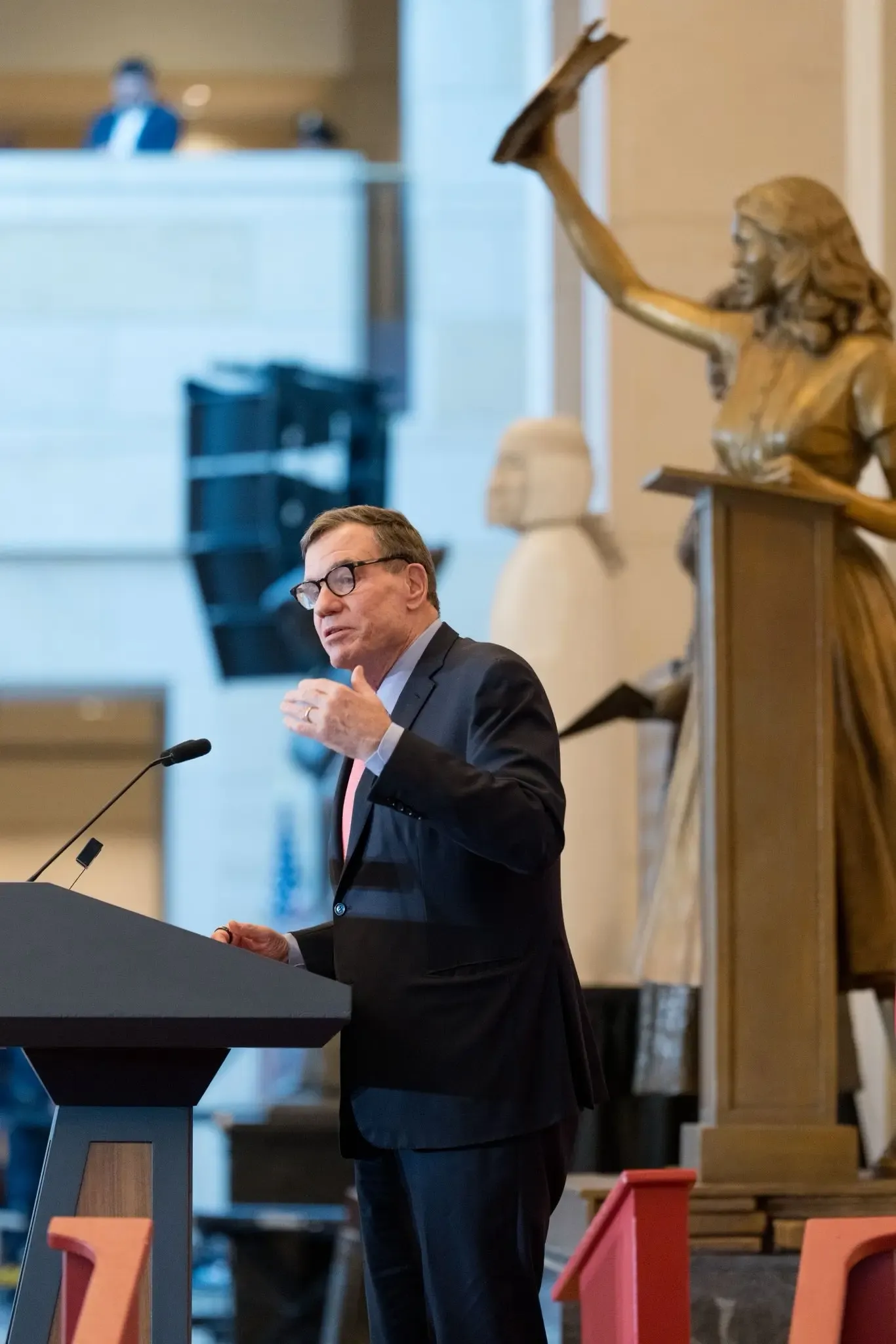 अमेरिकी कांग्रेस के सदस्यों ने ईरान के स्कूल पर हमले की जांच की अपील की