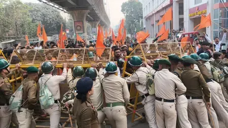 क्या त्रिपुरा में वीएचपी और बजरंग दल ने बांग्लादेश में हिंदुओं पर अत्याचारों के खिलाफ प्रदर्शन किया?