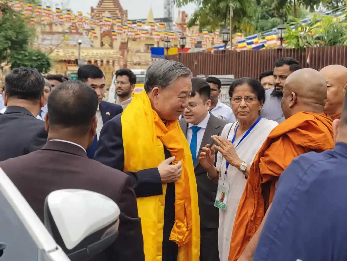 वियतनाम राष्ट्रपति टो लाम ने महाबोधि मंदिर में की प्रार्थना, 7 मई तक भारत दौरे पर