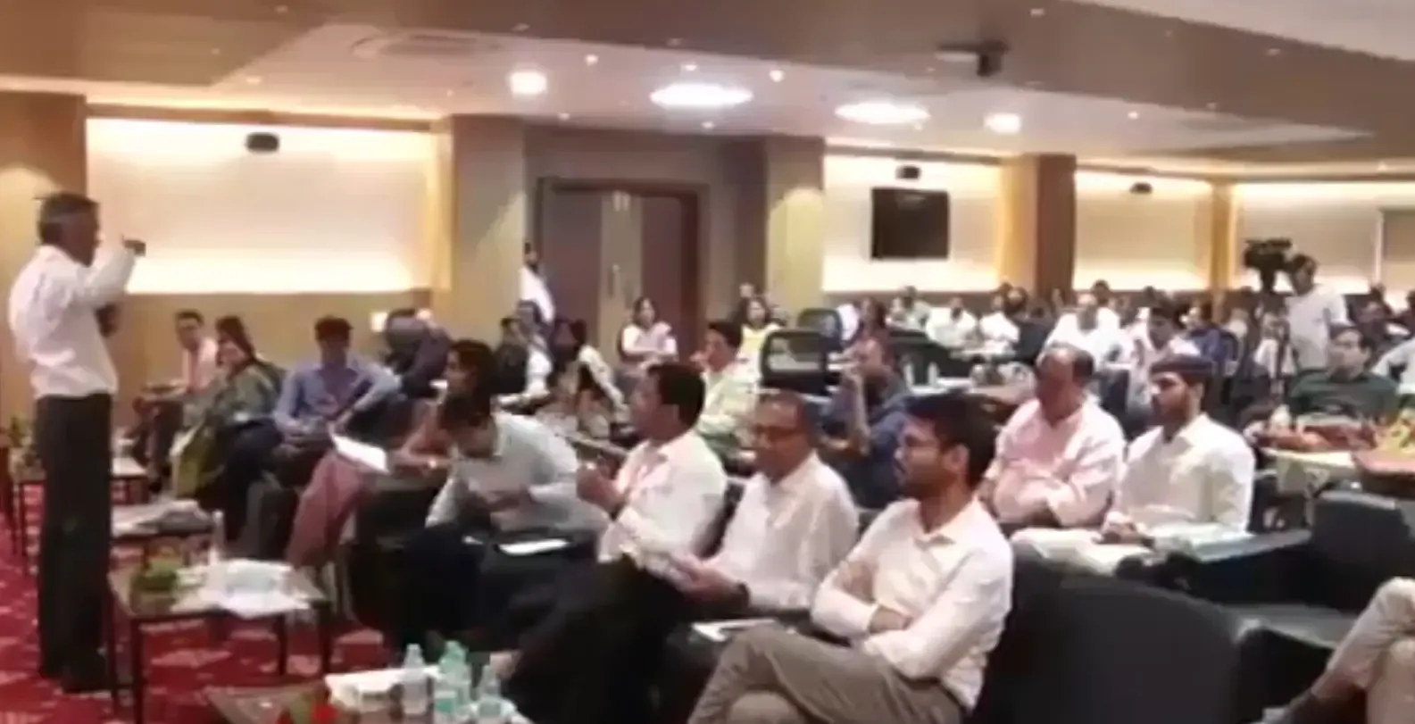 MP में नगर निकाय खरीद विवाद: ACS संजय दुबे का वायरल वीडियो, ₹250 करोड़ की संभावित बचत पर सवाल