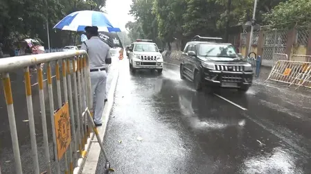 दक्षिण बंगाल में भारी बारिश का अलर्ट: बंगाल की खाड़ी में निम्न दबाव से 7 जिलों में येलो वॉर्निंग