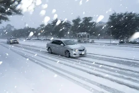 अमेरिका में शीत तूफान का अलर्ट, हाई अलर्ट पर सरकार
