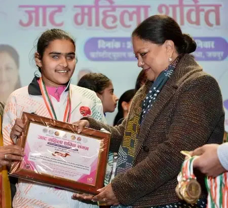 क्या महिलाओं को राजनीति में सफल होने के लिए पुरुषों से तीन गुना अधिक मेहनत करनी पड़ती है? - वसुंधरा राजे