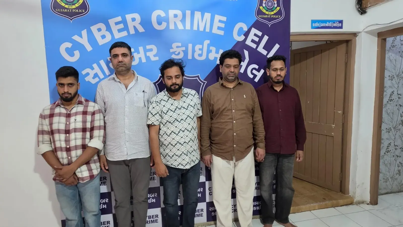 सूरत साइबर पुलिस का बड़ा एक्शन: वजन घटाने-त्वचा इलाज के नाम पर देशव्यापी ठगी में 5 गिरफ्तार, ₹21 करोड़ से अधिक के लेनदेन उजागर