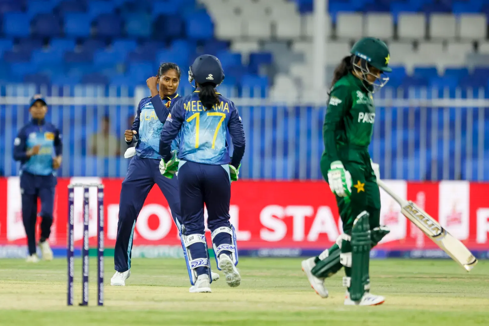 विमेंस एशिया कप 2026: अंपायर के फैसले पर आपत्ति जताना पड़ा महंगा, ICC ने पाकिस्तान की गुल फिरोजा पर मैच फीस का 10% जुर्माना ठोका