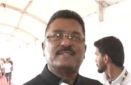 शरद पवार-एकनाथ शिंदे मुलाकात विवाद: सरनाईक बोले — राजनीति में कोई स्थायी दुश्मन नहीं