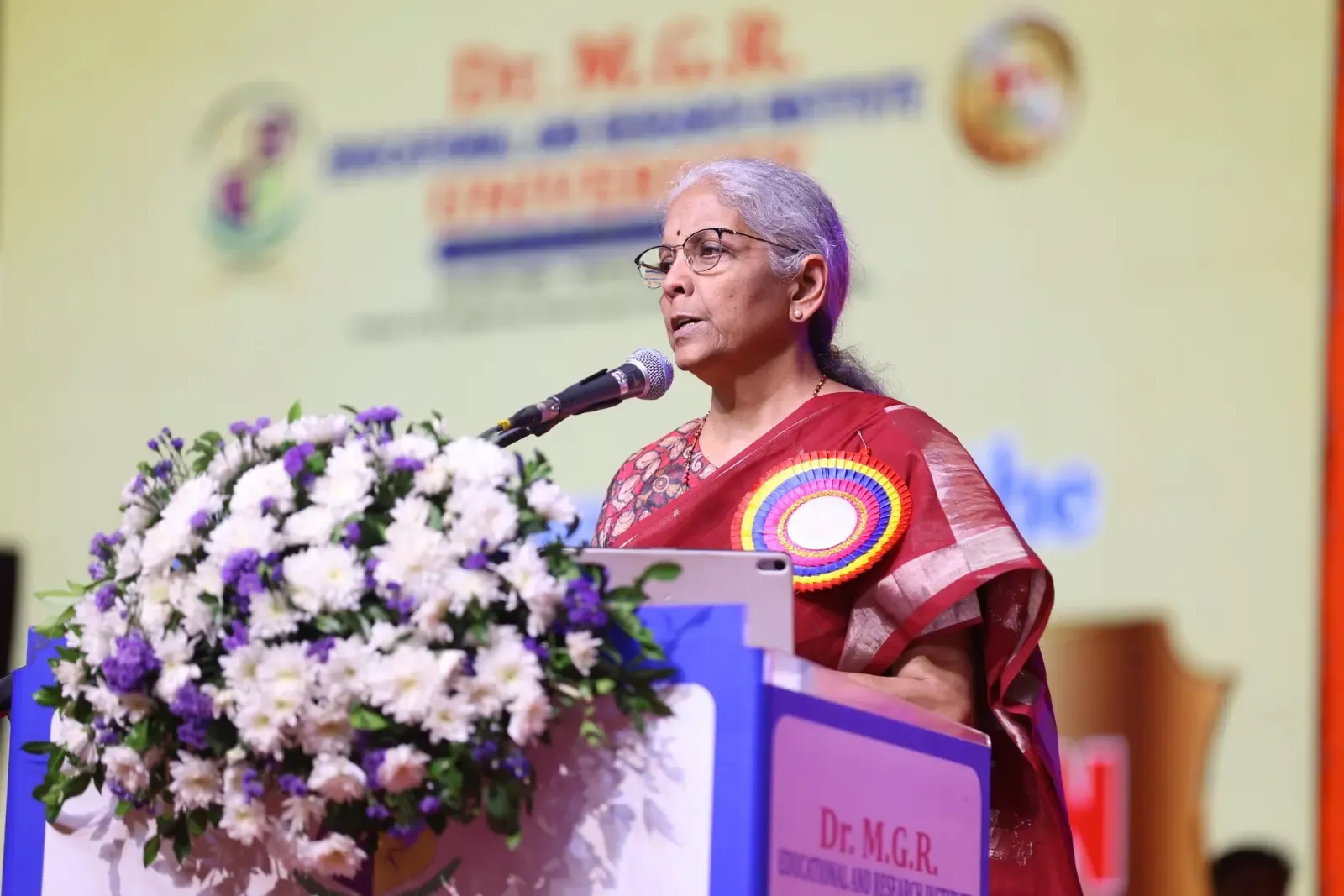 निर्मला सीतारमण की जेन Z और जेन अल्फा को सलाह: 'न्यूटन की तरह विनम्रता अपनाएं, राष्ट्रहित को प्राथमिकता दें'