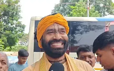 हिरण्मय महाराज ने इमाम-पुरोहित भत्ता बंद करने का किया समर्थन, सुवेंदु अधिकारी के प्रयासों की सराहना
