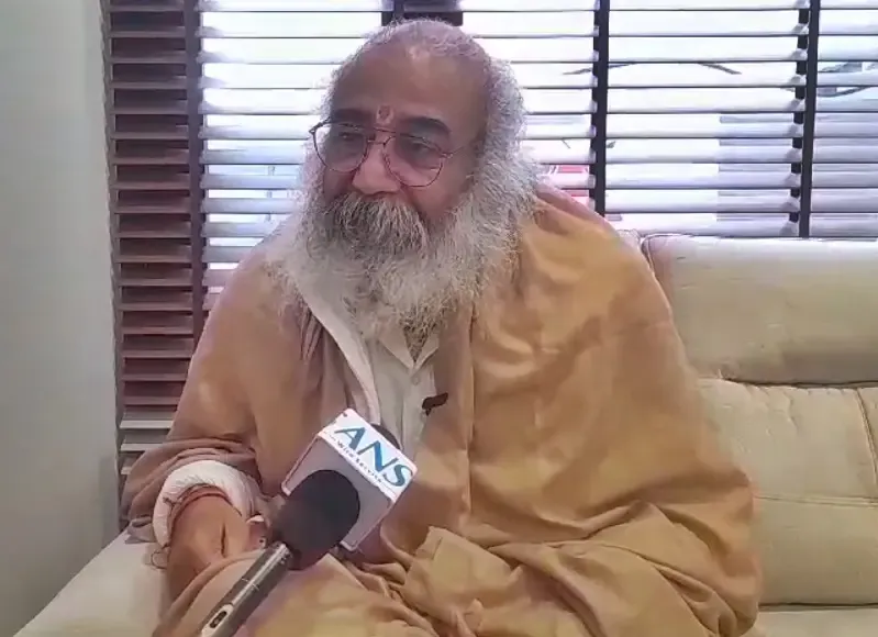Acharya Pramod Krishnam Critiques Rahul Gandhi's Ideals Before Delhi Rally