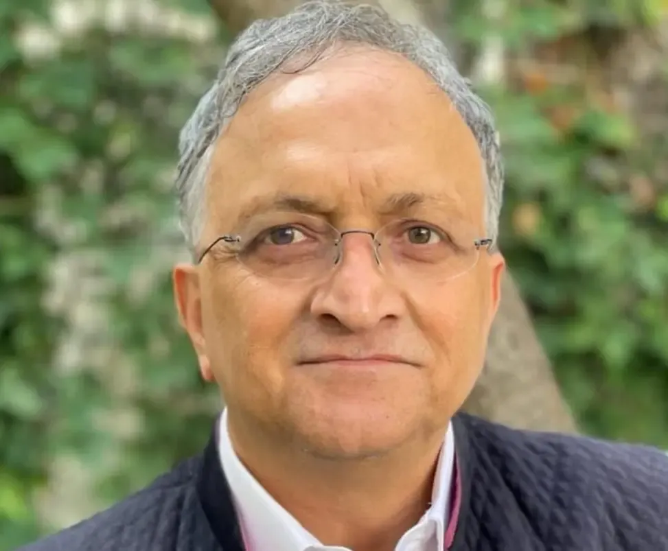 Is Historian Ramachandra Guha the Right Choice for the Mahatma Gandhi Seva Award?