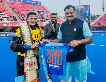 Did Hockey India Honor Baldev Singh and Savita with Padma Shri Awards?