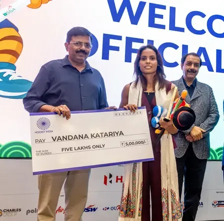 How Did Hockey India Honor Vandana Katariya and Lalit Upadhyay?