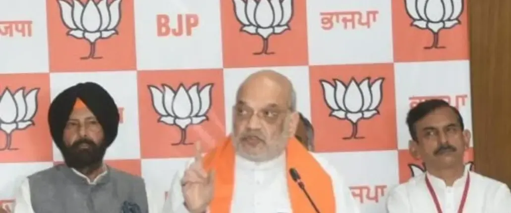 Amit Shah burns 'Chitta' effigy in Ludhiana, vows drug-free Punjab by 2029