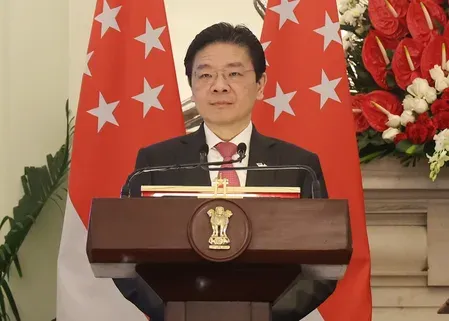 होर्मुज जलडमरूमध्य बंदी का दुनिया पर दीर्घकालिक असर, सिंगापुर के PM लॉरेंस वोंग ने दी 1970 जैसे स्टैगफ्लेशन की चेतावनी