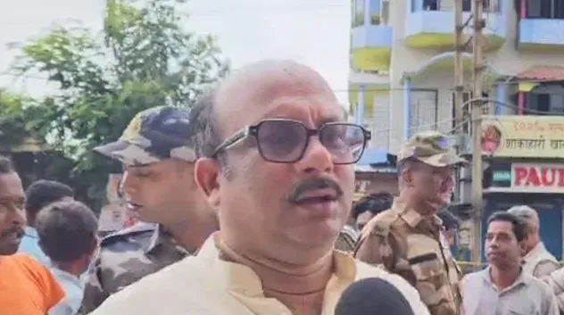 तारापीठ होटल अग्निकांड: 'विदेशिनी होटल' में आग से 7 की मौत, होटल मालिक की लापरवाही पर उठे सवाल