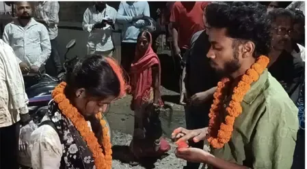 Dramatic Police Operation in Jharkhand: Couple Marries on Street, Others Commit to Wed