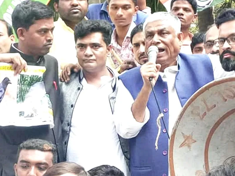 Are Congress Policies Hurting Party Veterans Who Established Regional Foundations?