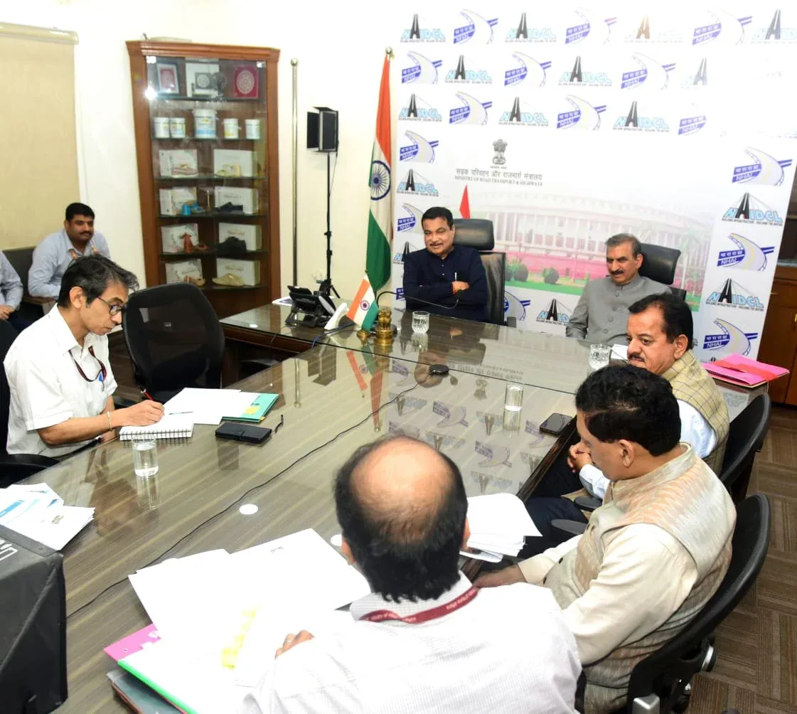 What Did HP CM Sukhvinder Singh Sukhu Discuss with Nitin Gadkari?