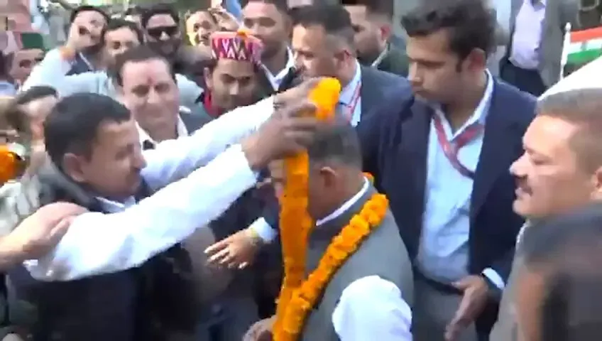 HP CM Office Moved by Massive Bajaura Welcome in Kullu
