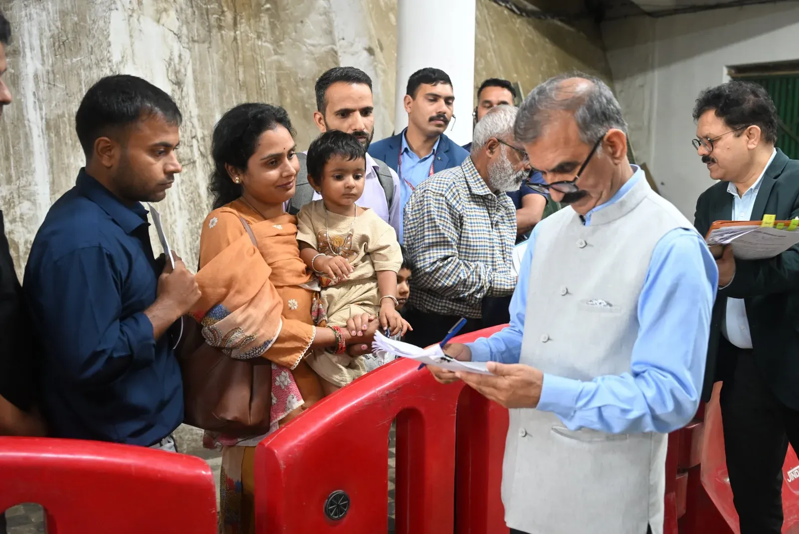 HP CM Office Opens Fridays to Citizens Across Districts