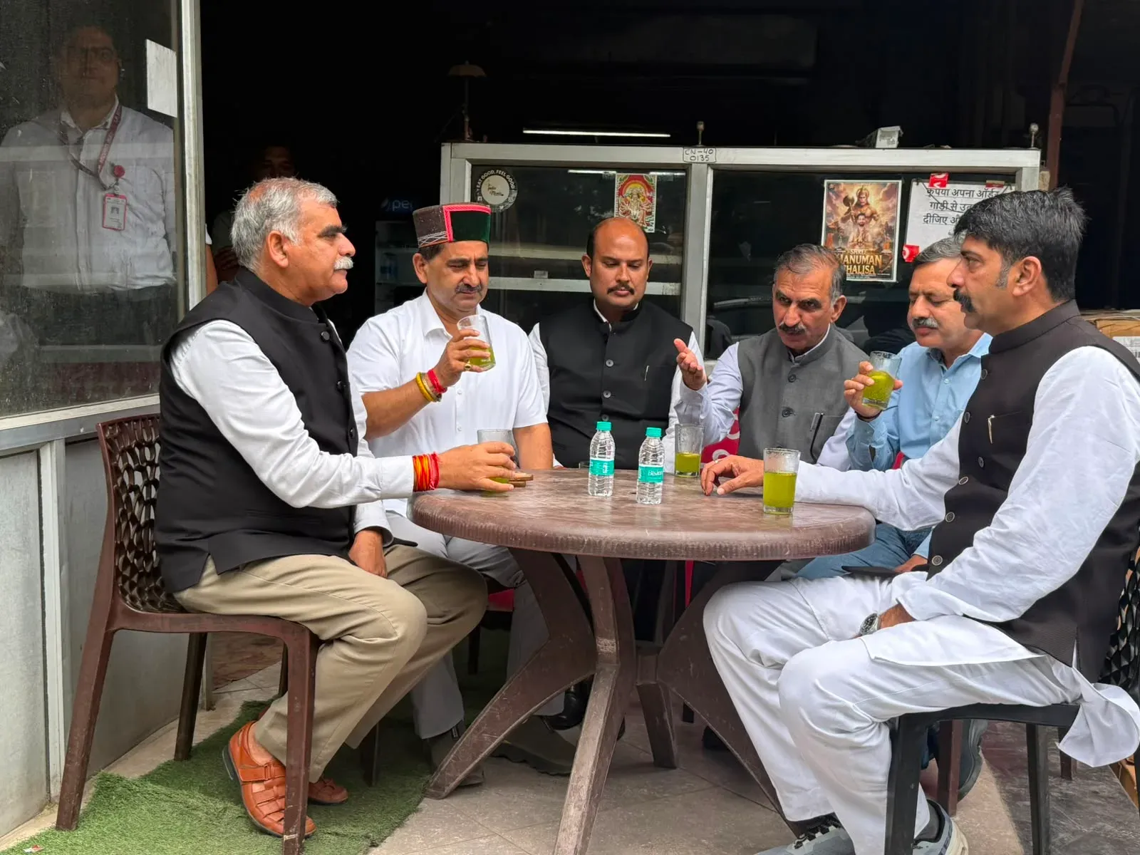HP CM Savours Local Soda at Nagrota Bagwan Dhaba