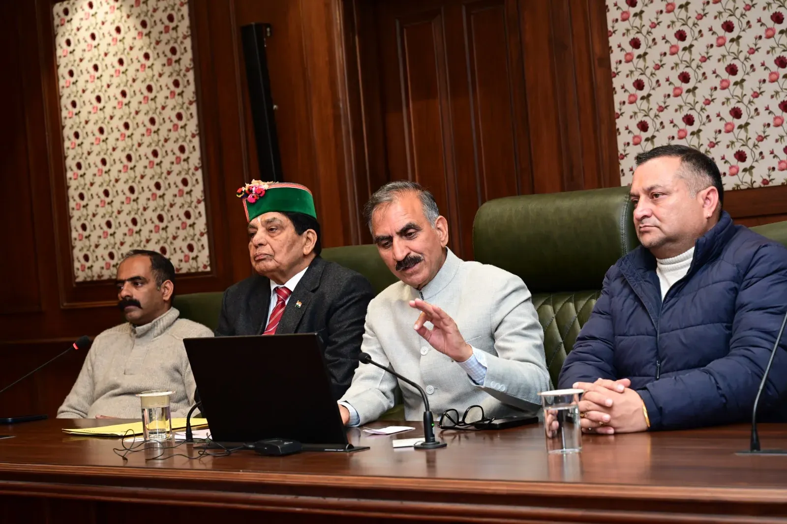 HP CM virtually inaugurates Rs 6.92 cr CHC in Nohradhar