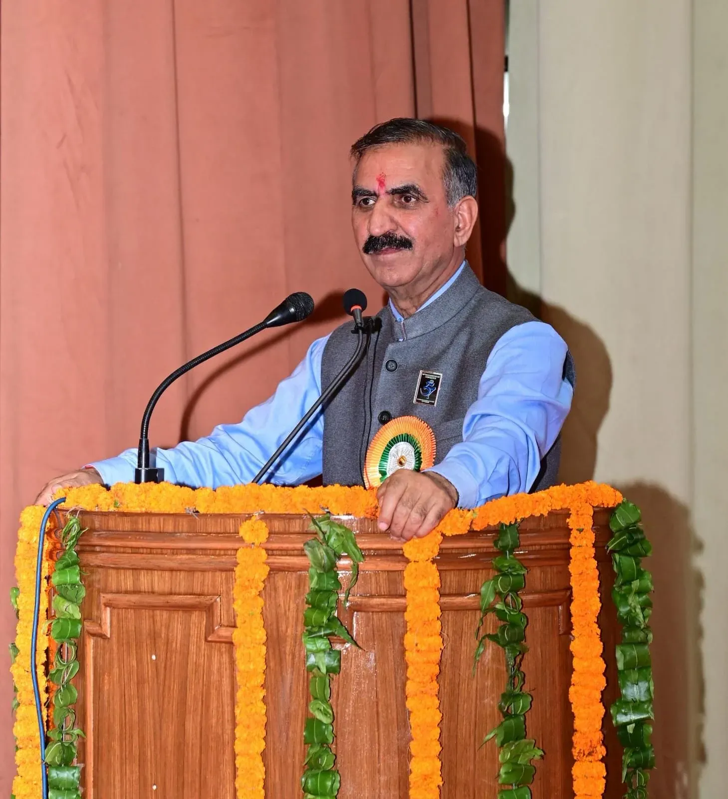 HP CM visits HPU on Foundation Day, recalls LLB years