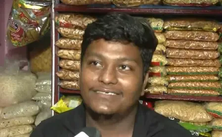 Shopkeeper's Joyful Encounter with PM Modi Over Jhalmuri