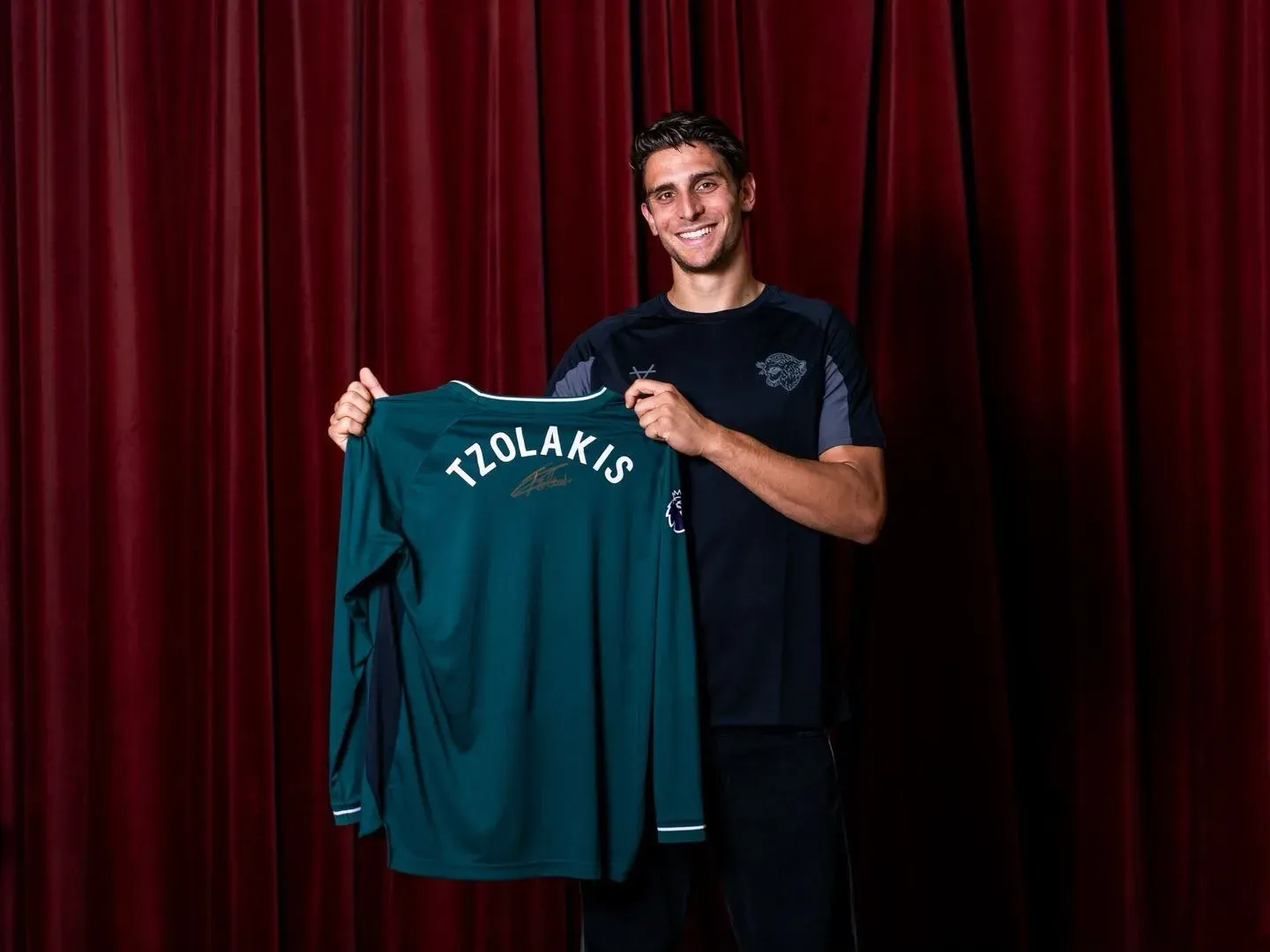 Hull City sign Greece goalkeeper Konstantinos Tzolakis on five-year deal