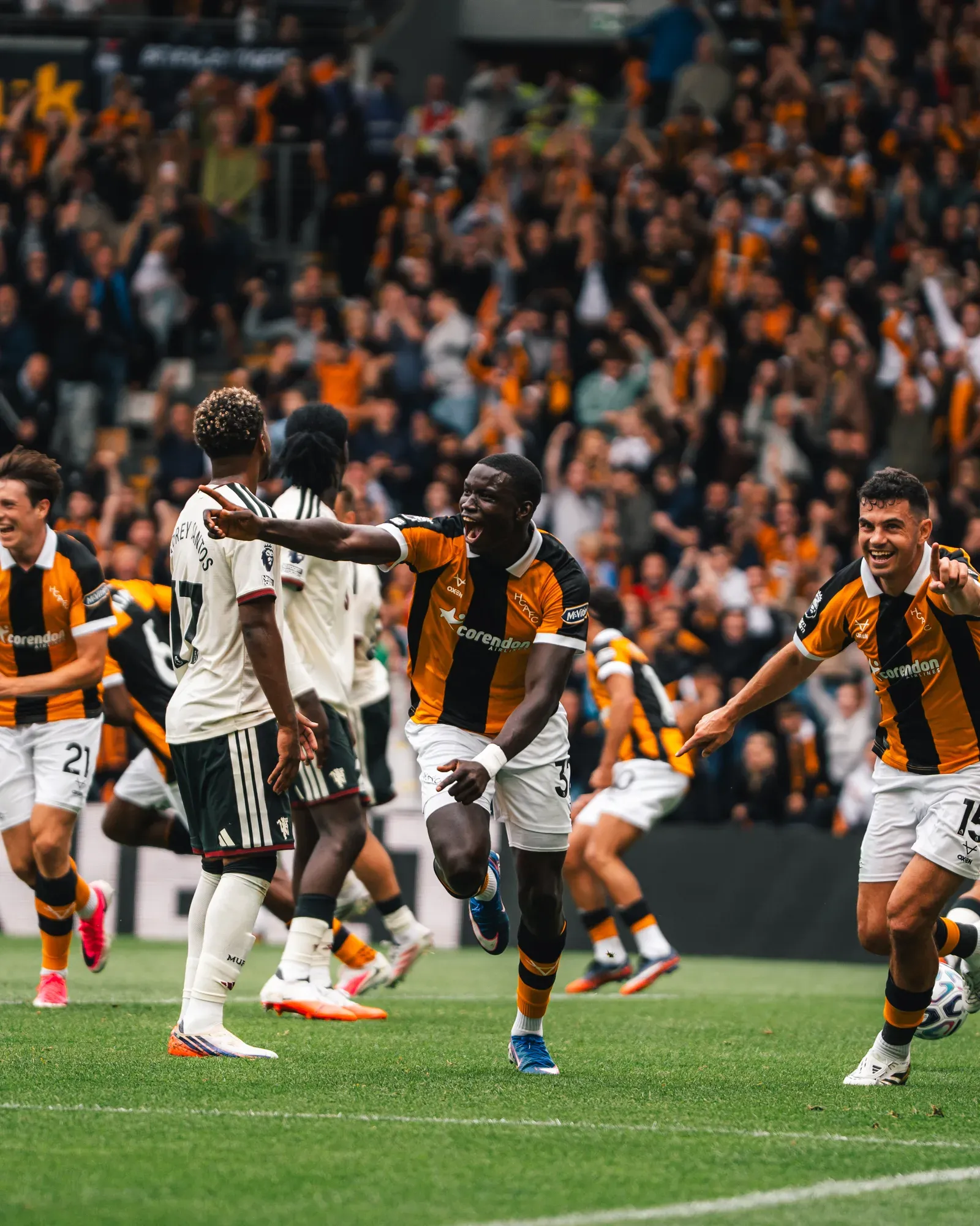 Hull City stuns Manchester United 2-0 in Premier League opener
